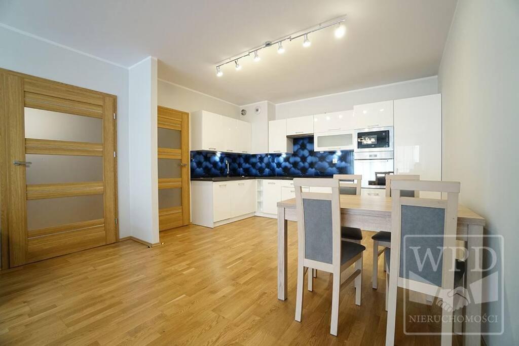 Big Apartment - Old Town - 3 Rooms - Private Parking Wroclaw Luaran gambar
