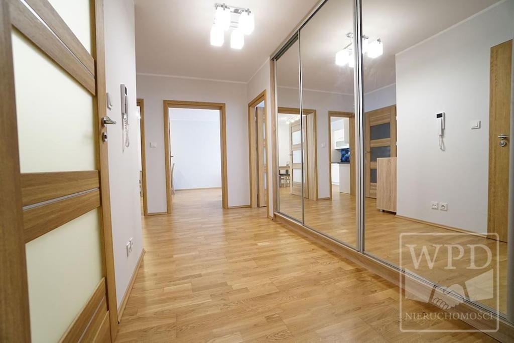 Big Apartment - Old Town - 3 Rooms - Private Parking Wroclaw Luaran gambar